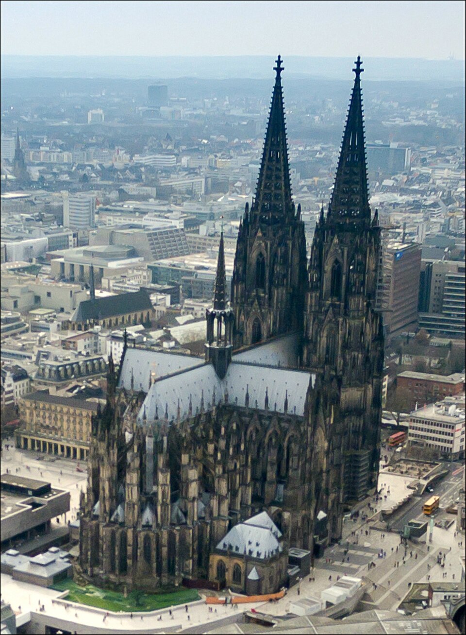 Aerial overview of the Cologne Cathedral